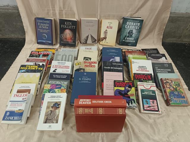 Livros em Alfândega do Aeroporto de Lisboa
