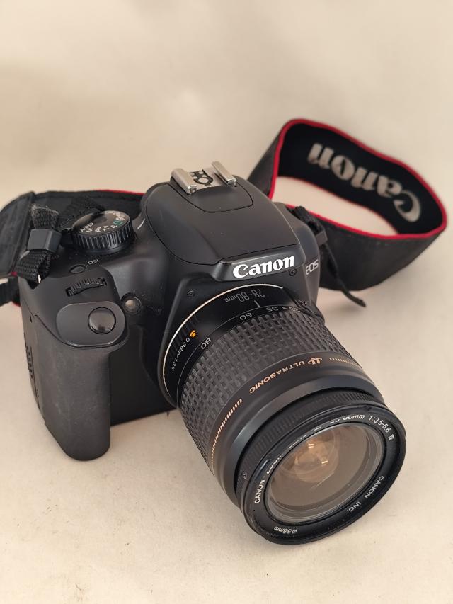 Material de Fotografia em Alfândega do Aeroporto de Lisboa