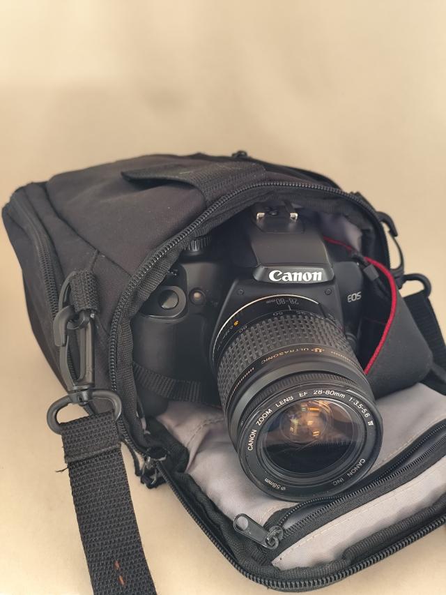 Material de Fotografia em Alfândega do Aeroporto de Lisboa