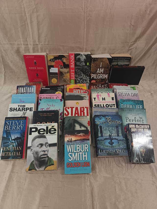 Livros em Alfândega do Aeroporto de Lisboa