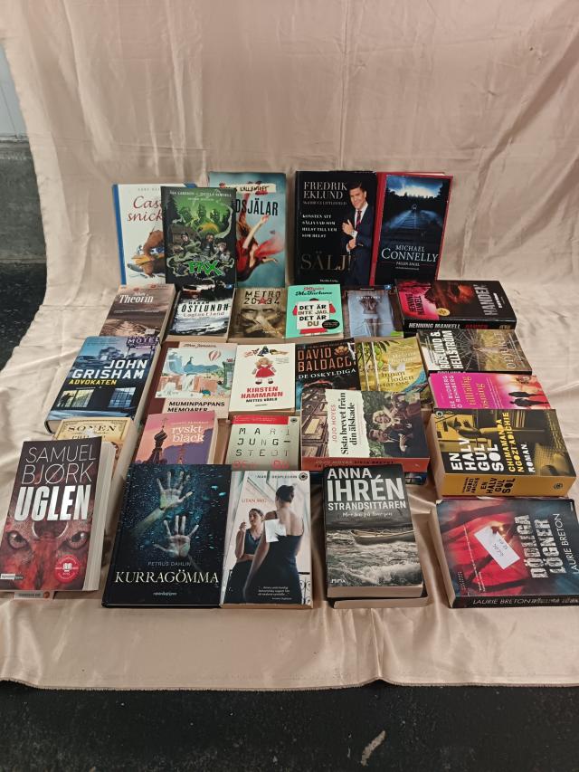 Livros em Alfândega do Aeroporto de Lisboa