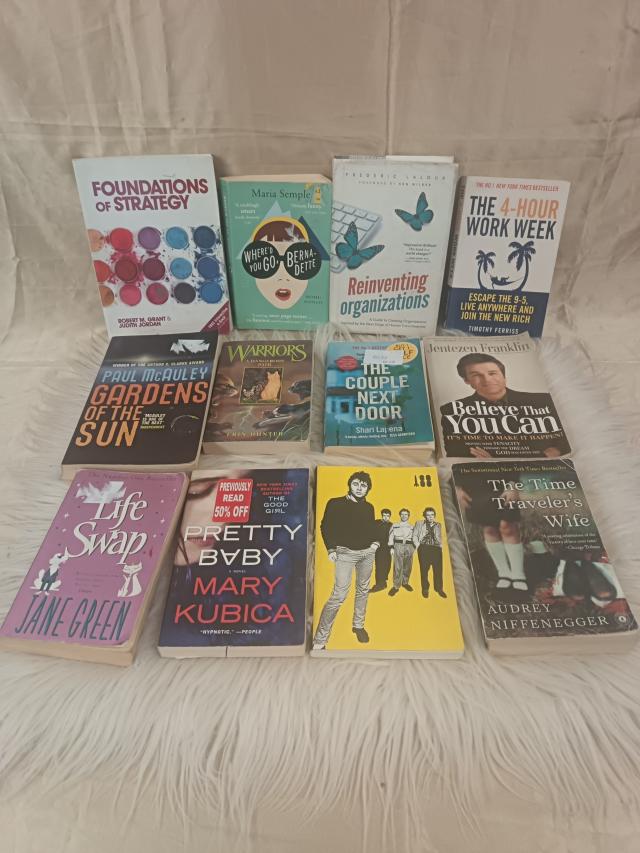 Livros em Alfândega do Aeroporto de Lisboa