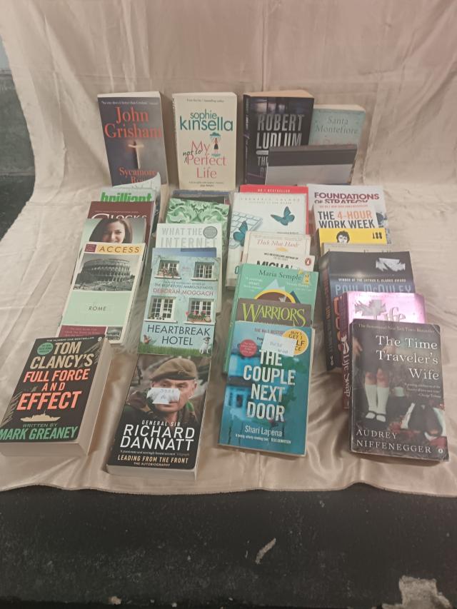 Livros em Alfândega do Aeroporto de Lisboa