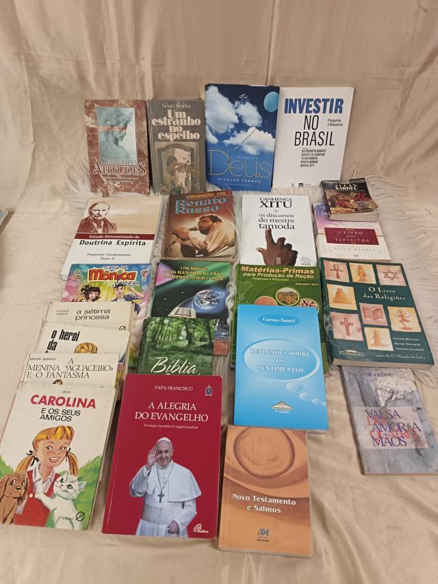 Livros em Alfândega do Aeroporto de Lisboa
