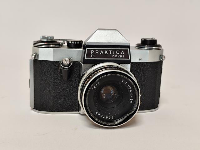 Material de Fotografia em Alfândega do Aeroporto de Lisboa