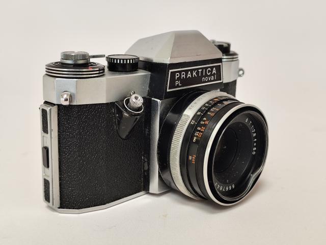 Material de Fotografia em Alfândega do Aeroporto de Lisboa