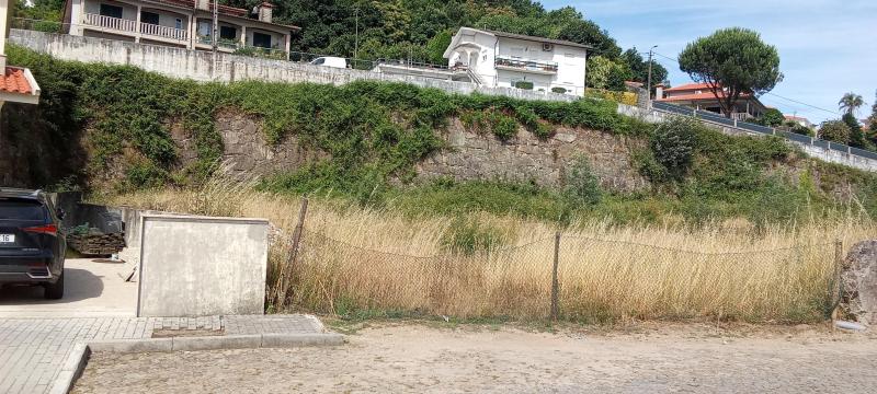 Imóveis em VIATODOS, GRIMANCELOS, MINHOTÃES, MONTE FRALÃES