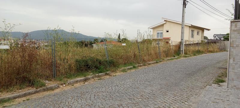 Lugar da Amarela (sito os nº 17 e 29 da Rua da Amarela Ferreira, Ferreiros), inscrito na matriz predial urbana sob o artigo 1946 da União de Freguesias de Ferreiros e Gondizalves, concelho de Braga, Distrito de Braga (Braga (maximinos, Sé e Cividade)) 3