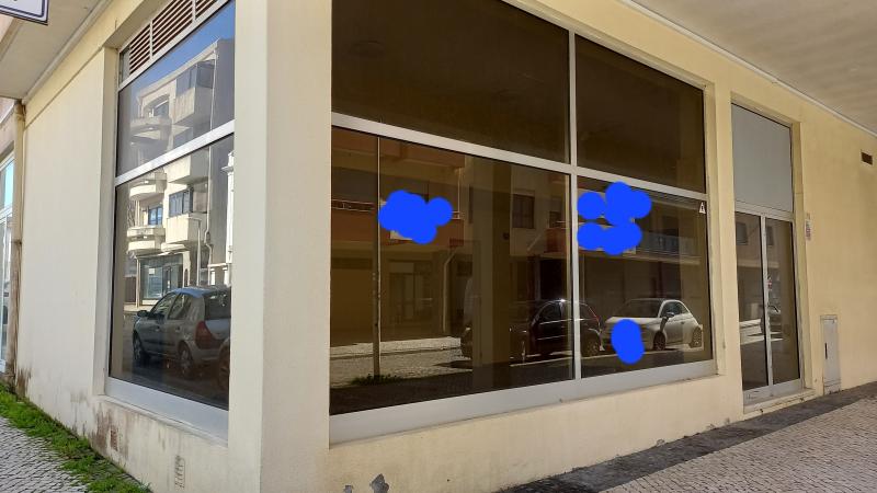 Rua 22, nº 361 e inscrito na matriz predial urbana da freguesia de Espinho, sob o artº 3223º, com o valor patrimonial de € 42.946,11 (Espinho) 2