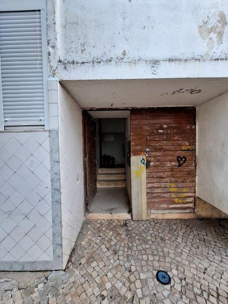 Rua casas Menino de Deus , bloco D , 1º E - Bairro Santa Maria da Urmeira - - 1675-003 Pontinha (Pontinha e Famões) 2