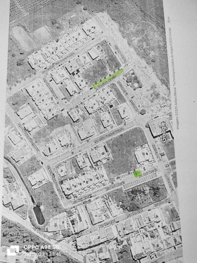 Pedreira, denominado Barrada, Lote 74, 8300-149 Silves, com a área Total de 168,0 m2, área de implantação do edifício de 100,0 m2, área bruta de construção de 200,0 m2 e área bruta dependente de 100,0 m2 (Silves) 2